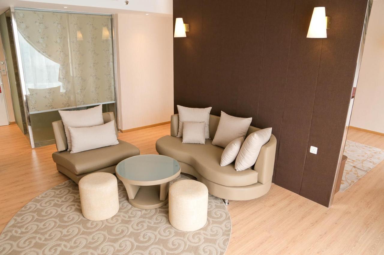 Top Holiday Hotel Сери-Кембанган Экстерьер фото