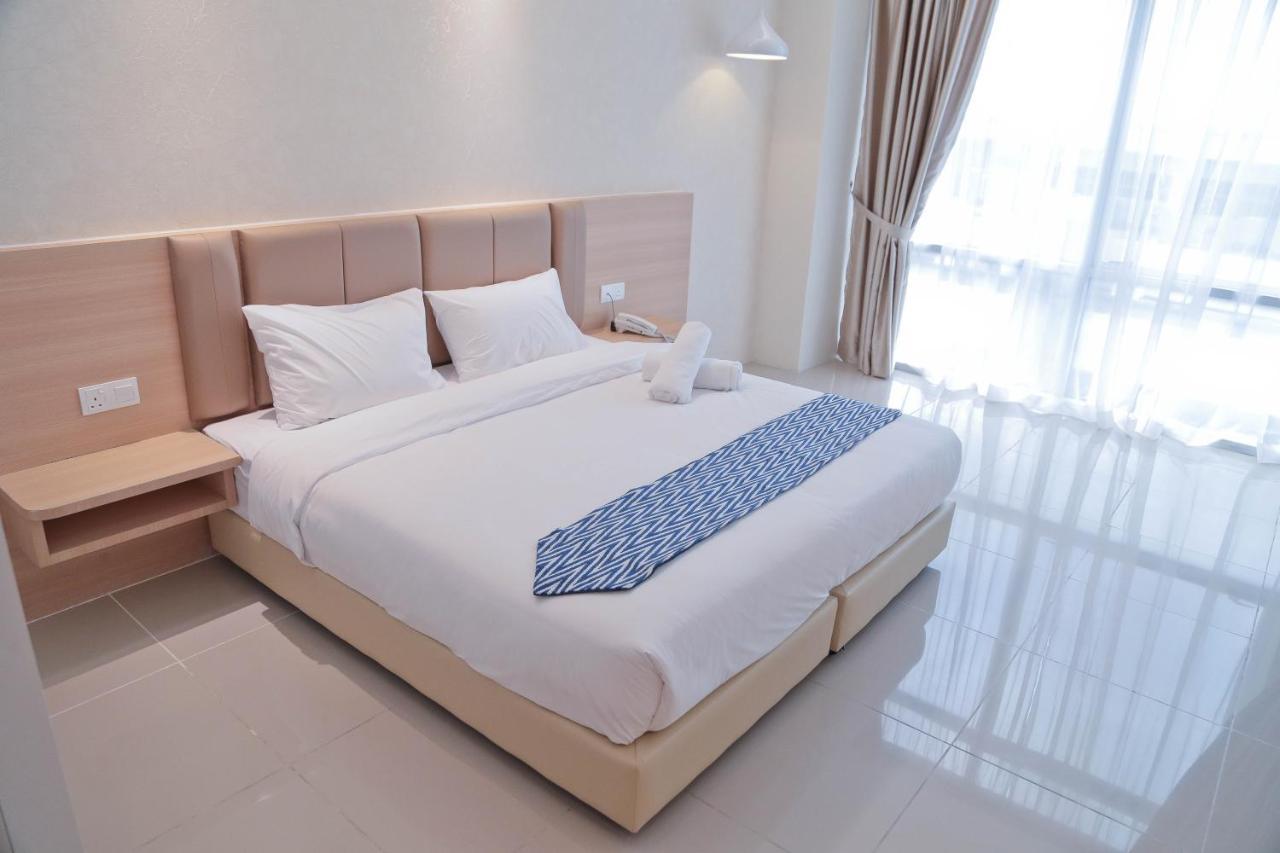 Top Holiday Hotel Сери-Кембанган Экстерьер фото