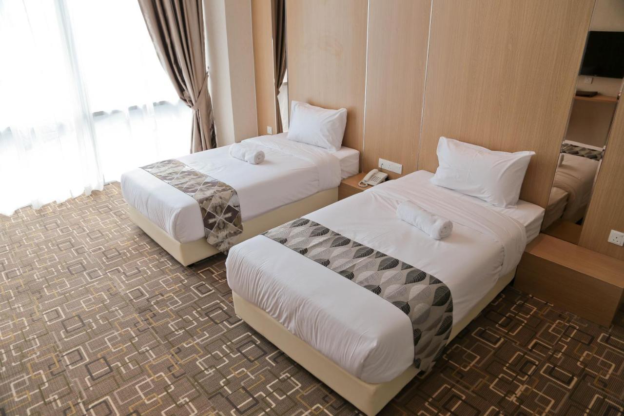 Top Holiday Hotel Сери-Кембанган Экстерьер фото