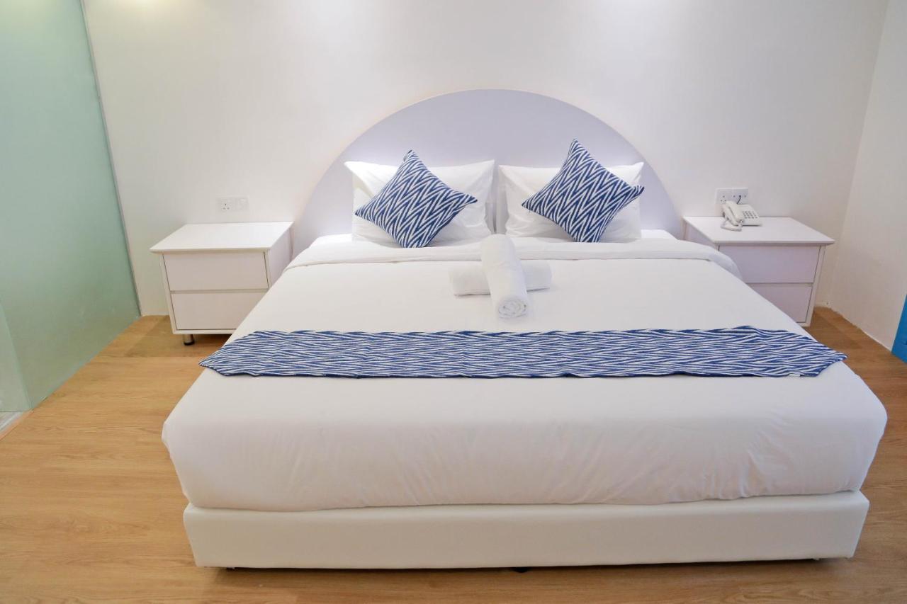 Top Holiday Hotel Сери-Кембанган Экстерьер фото