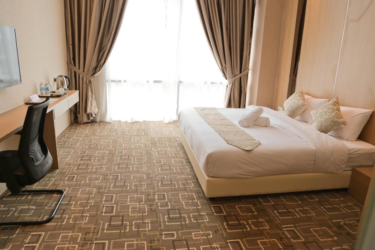 Top Holiday Hotel Сери-Кембанган Экстерьер фото