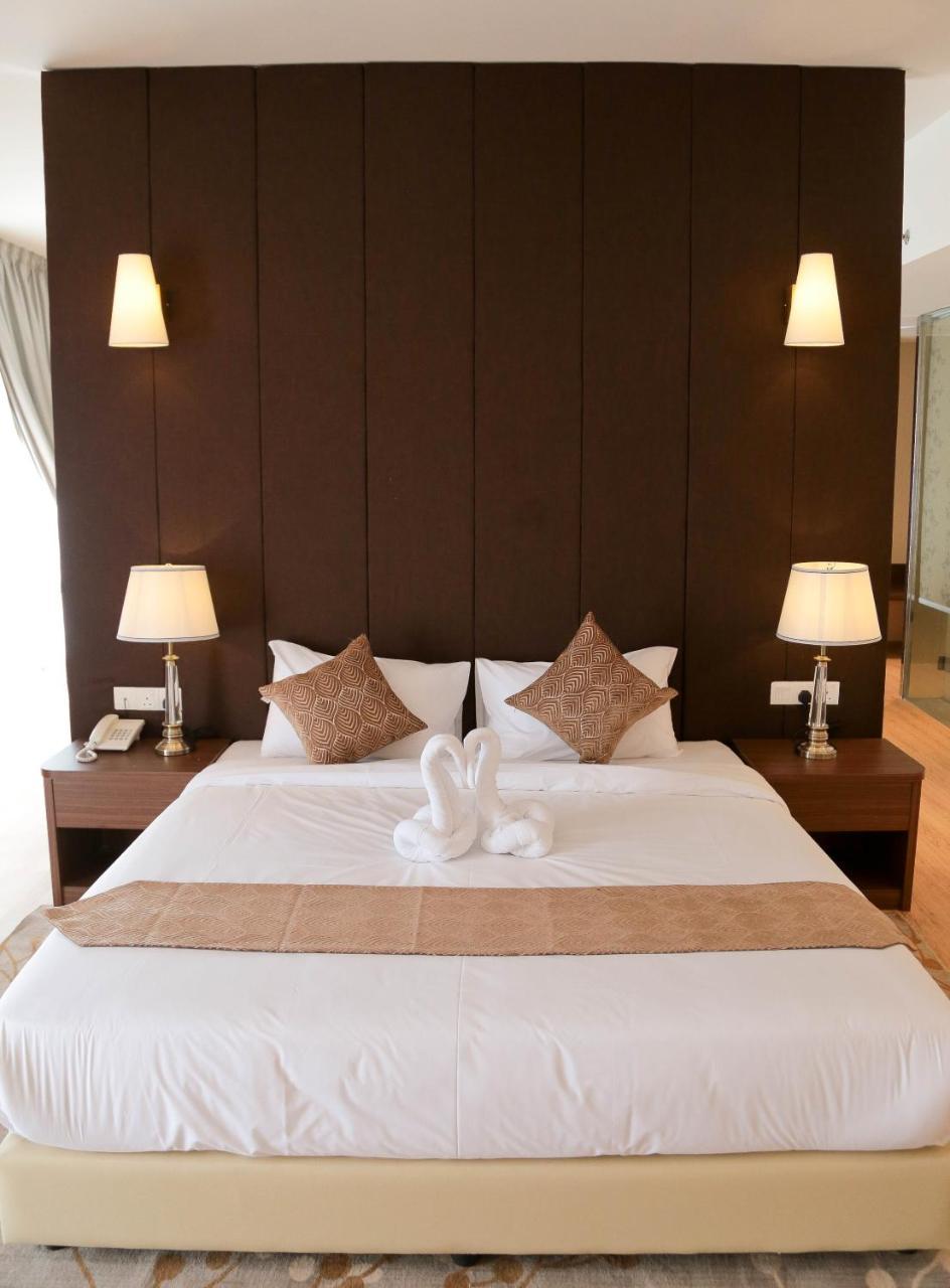 Top Holiday Hotel Сери-Кембанган Экстерьер фото