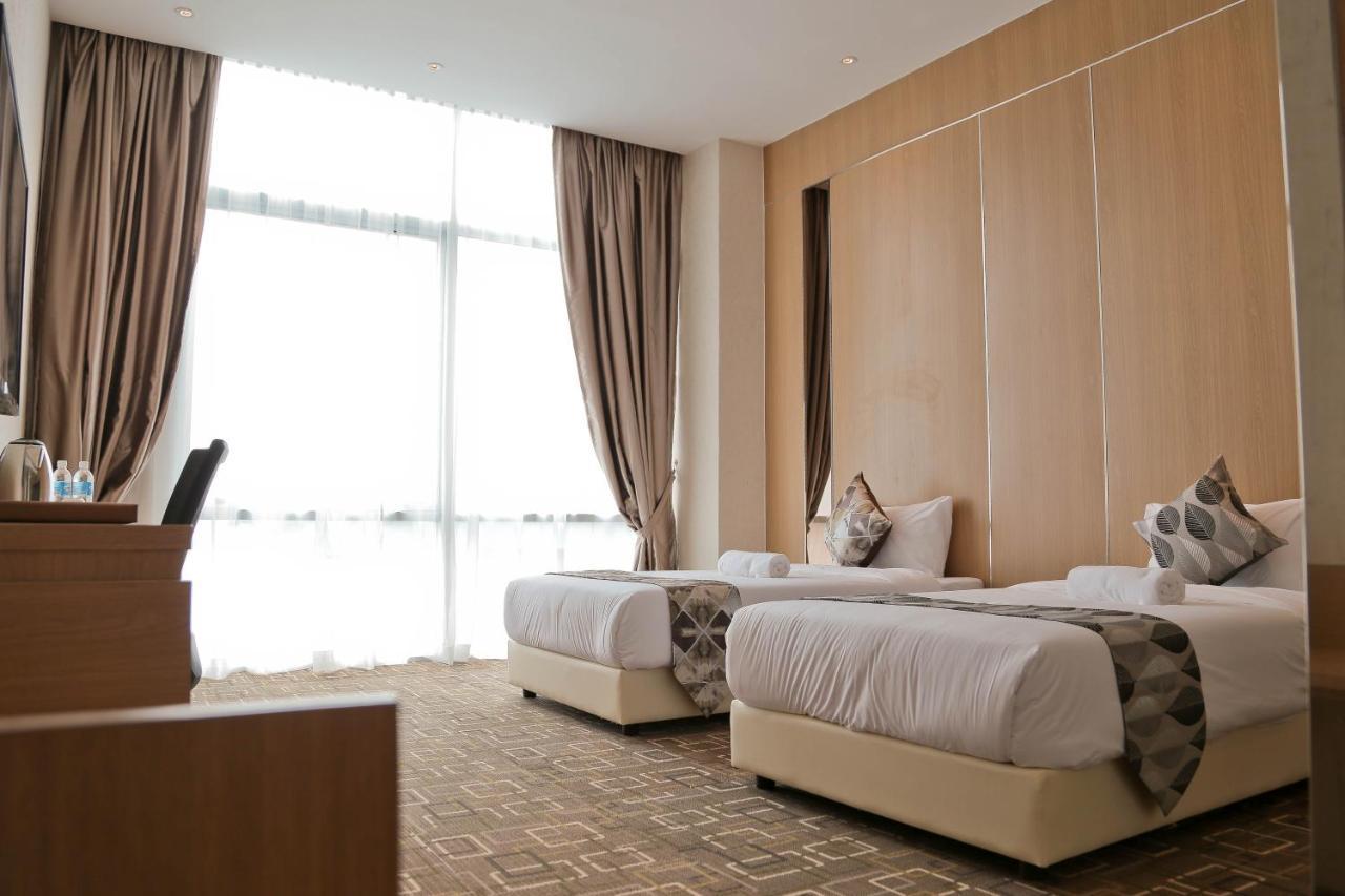 Top Holiday Hotel Сери-Кембанган Экстерьер фото