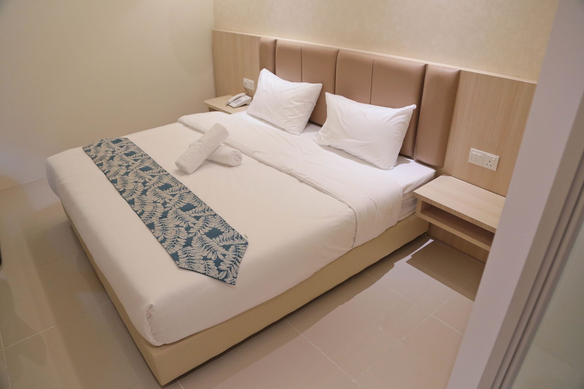 Top Holiday Hotel Сери-Кембанган Экстерьер фото